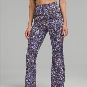 Lululemon Groove Super High Rise Flared Pant